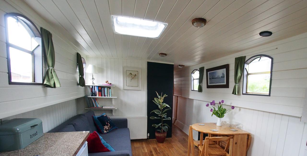 Roisin Dubh Houseboat Hotel Sallins Buitenkant foto